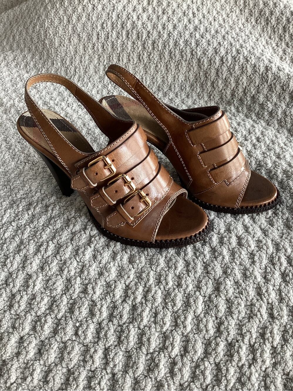 Burberry Women's Leather Peep-Toe Slingback Sandals Elegant Luxury Brown Size 37